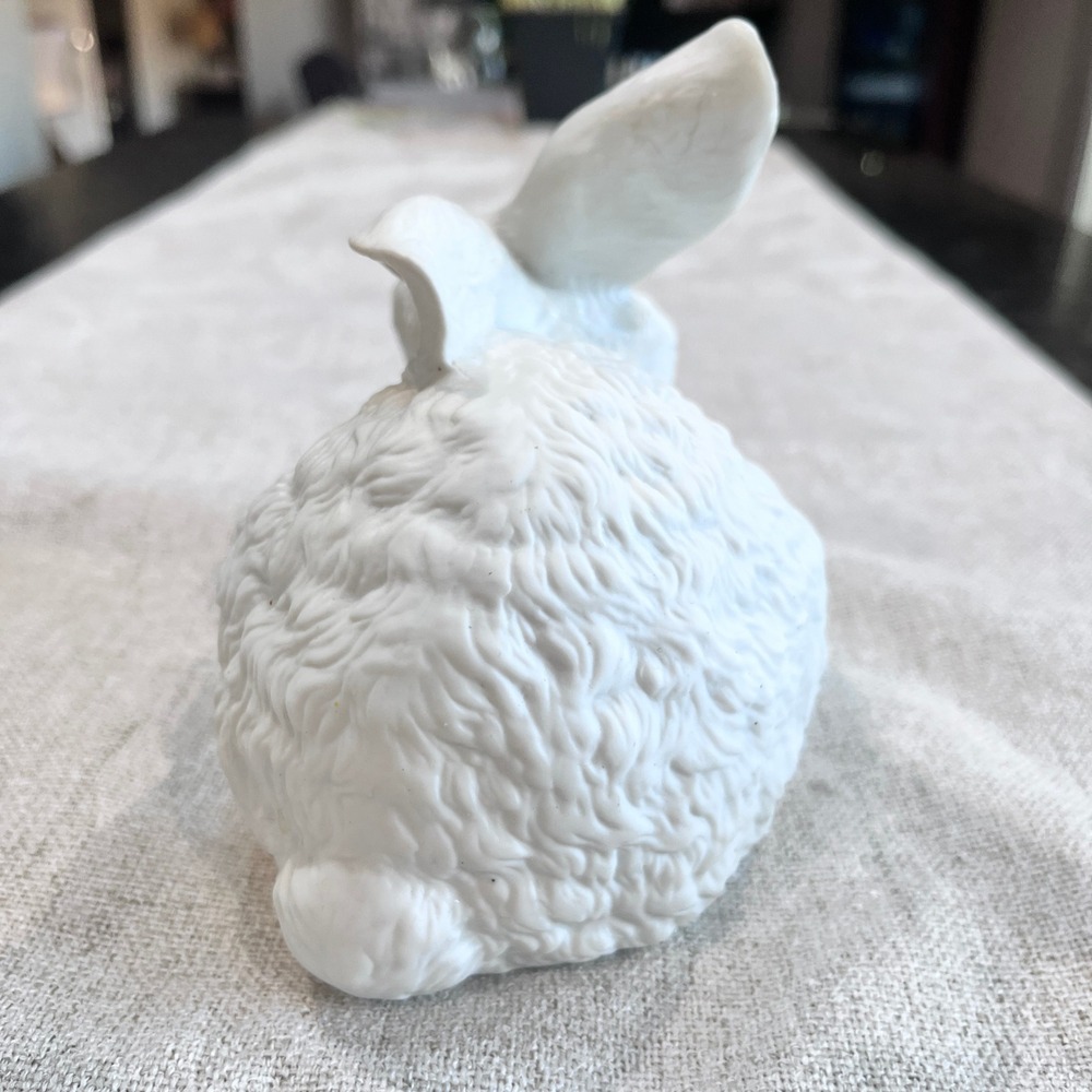 Flambro Vintage White Ceramic Bunny Rabbit Figurine Textured Taiwan ROC 5.5in - Picture 4 of 8